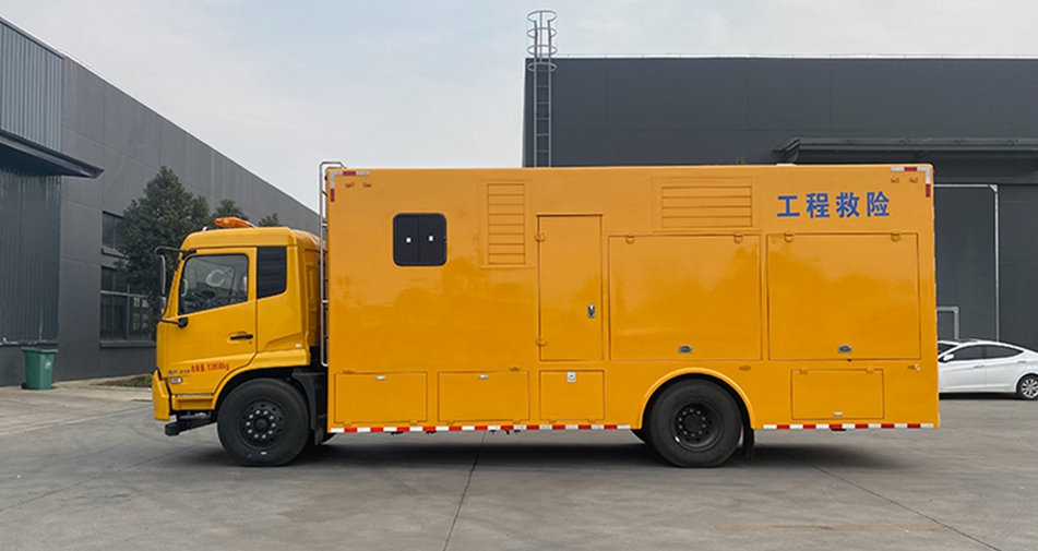 東風天錦3000方排水車（休息室）